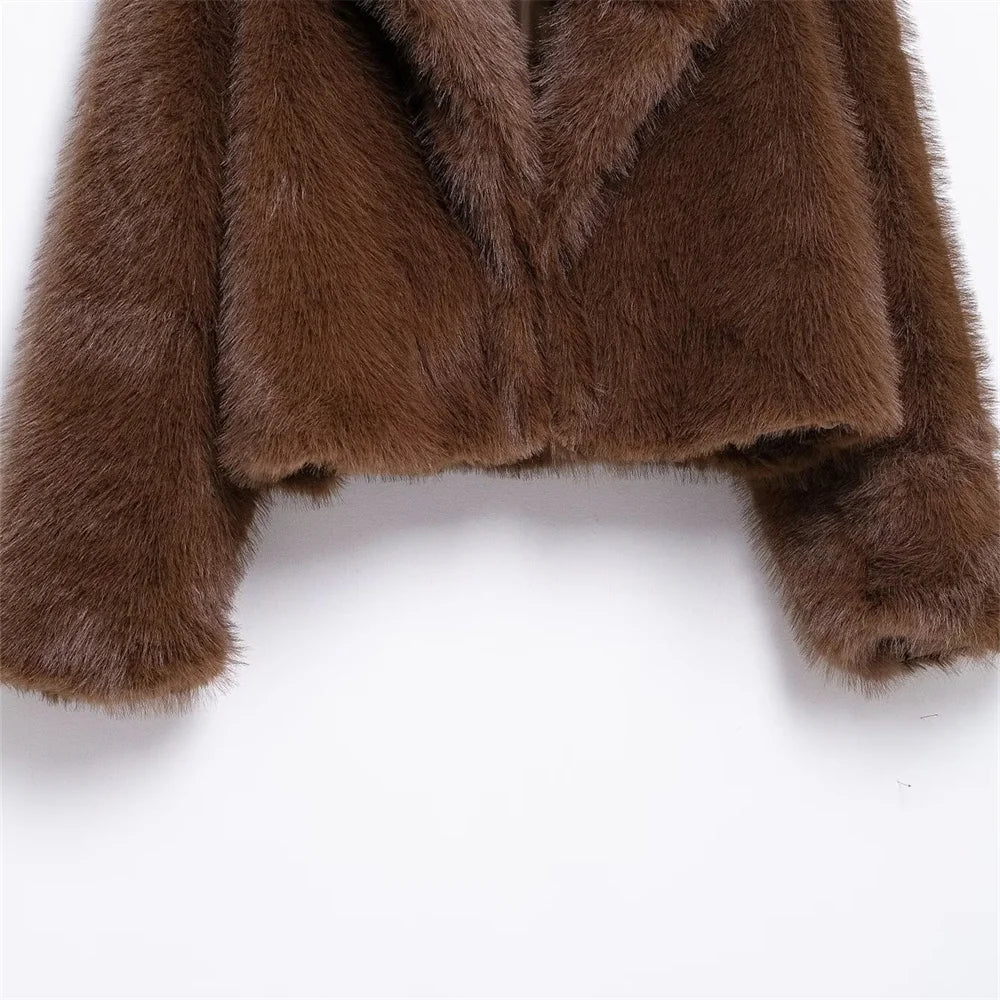 Exquisite loose fur short coar  long sleeved warm coat for women