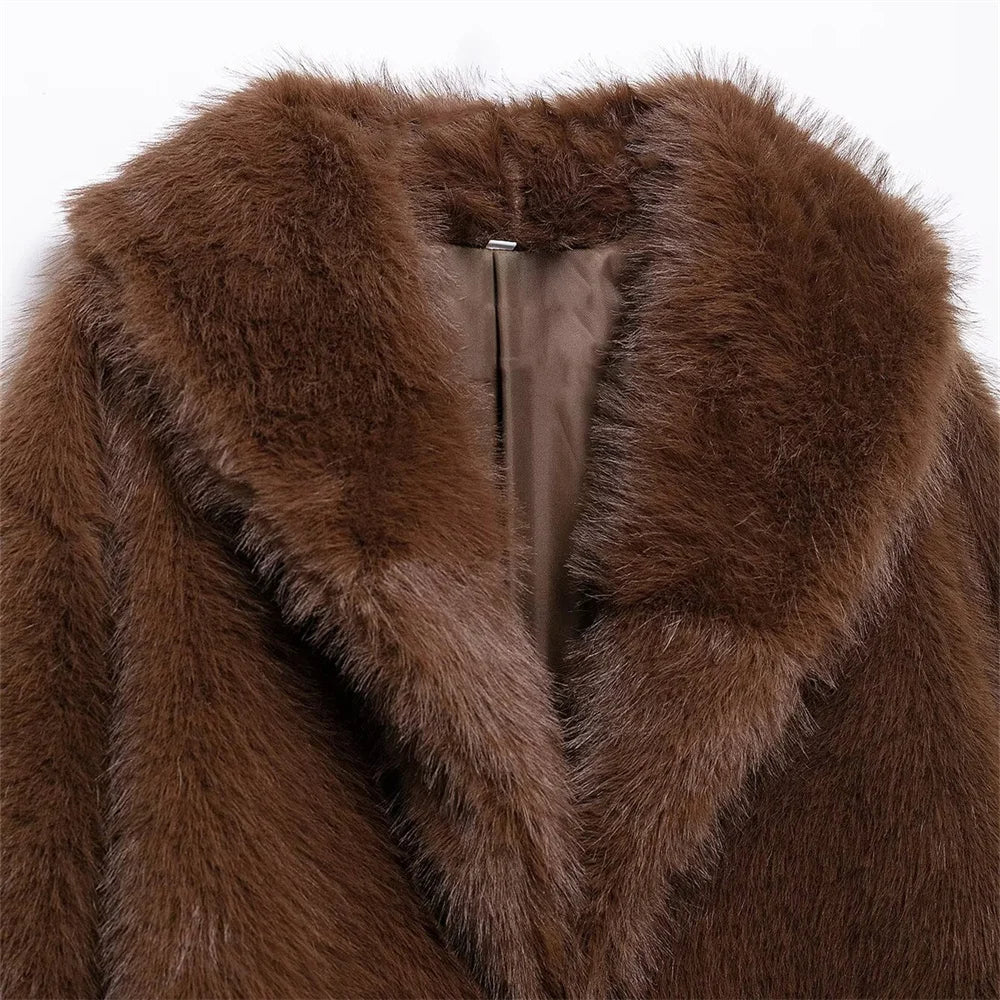 Exquisite loose fur short coar  long sleeved warm coat for women