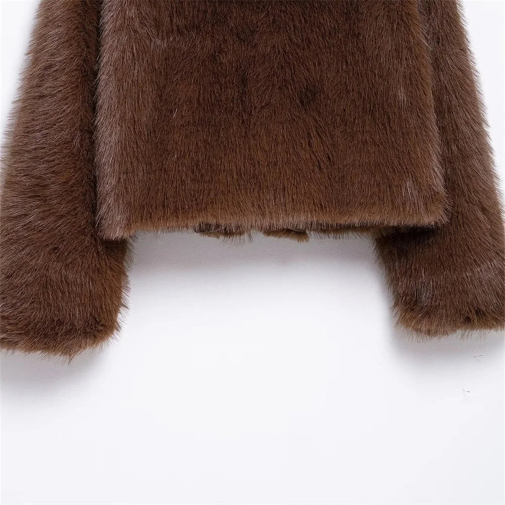 Exquisite loose fur short coar  long sleeved warm coat for women