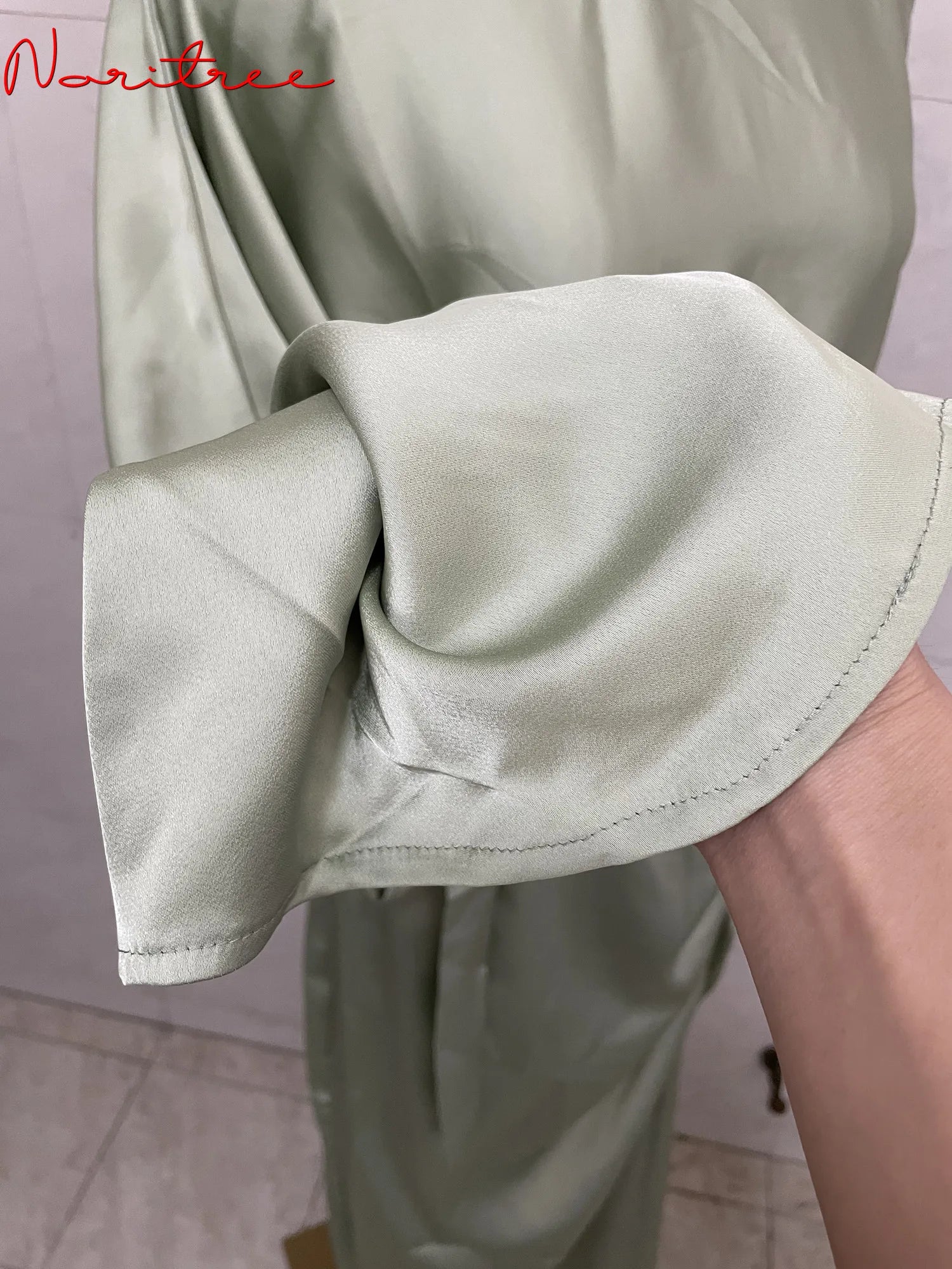 Ramadan Eid Djellaba Feminine Muslim Dress Dubai Shiny Soft Silky Abaya Dubai Turkey Muslim Islam Abayas Robe with belt WY805